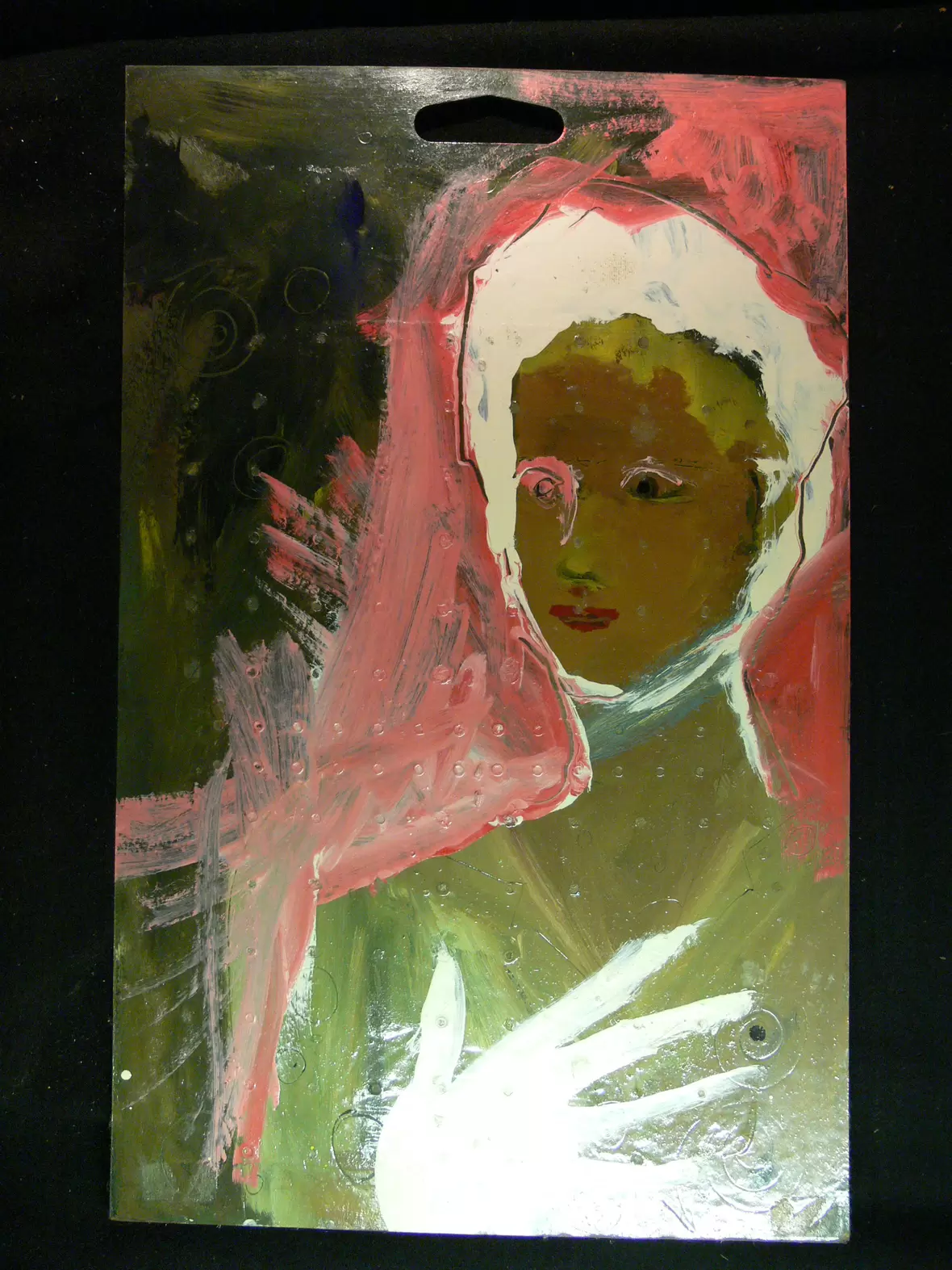 29-holde-maid