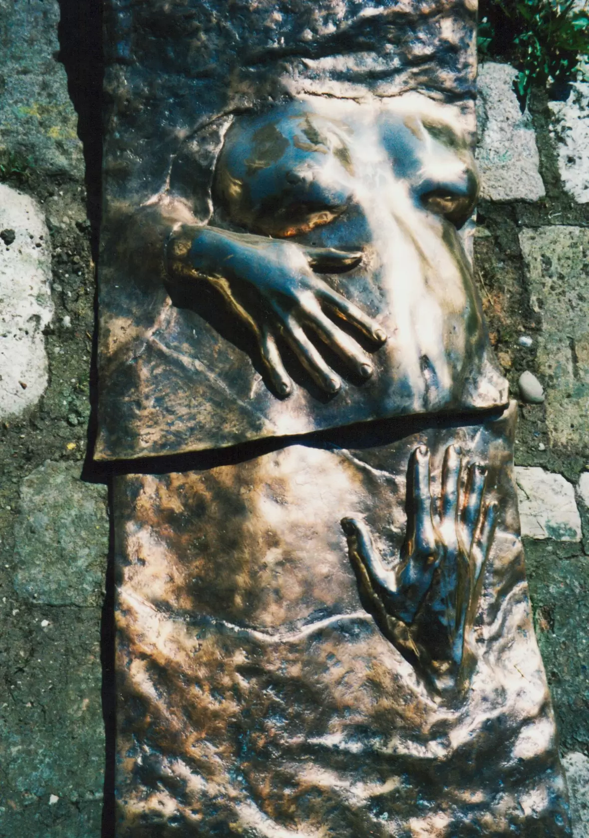 bronze_haende_akt_enders_plaster_5